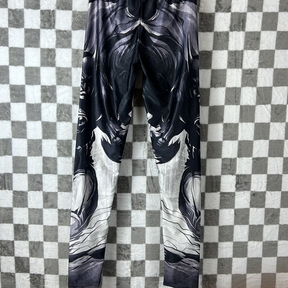 DC Comic Batman Gotham Leggings Black white workout gym XS 3 - Picture 2 of 4
